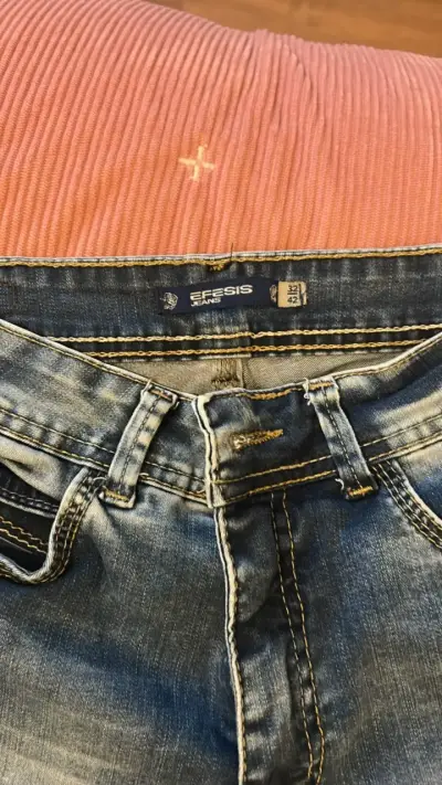 Jeans desgastados de mezclilla azul - miniatura 2