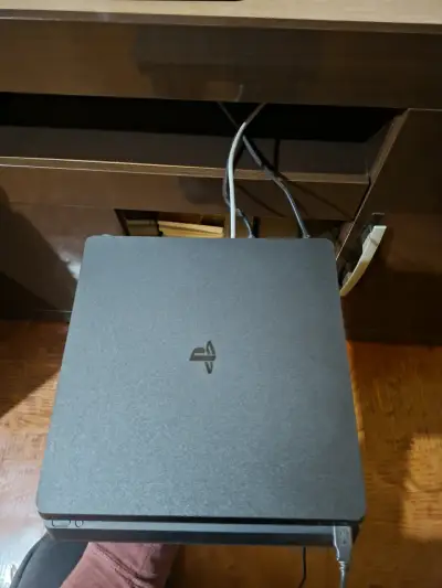 Consola PlayStation 4 - miniatura 1
