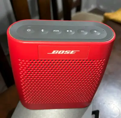 Parlante portátil Bose rojo - miniatura 2