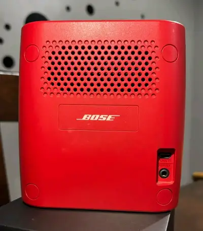Parlante portátil Bose rojo - miniatura 3