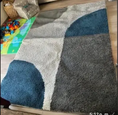 Alfombra moderna con diseño geométrico - miniatura 4