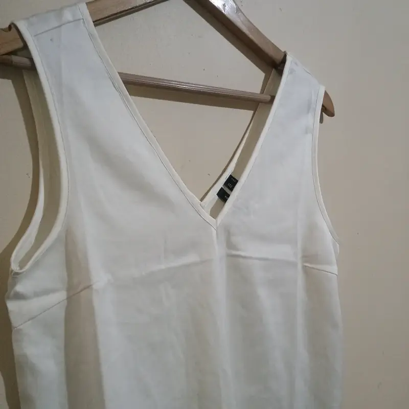 Blusa sin mangas blanca - 3