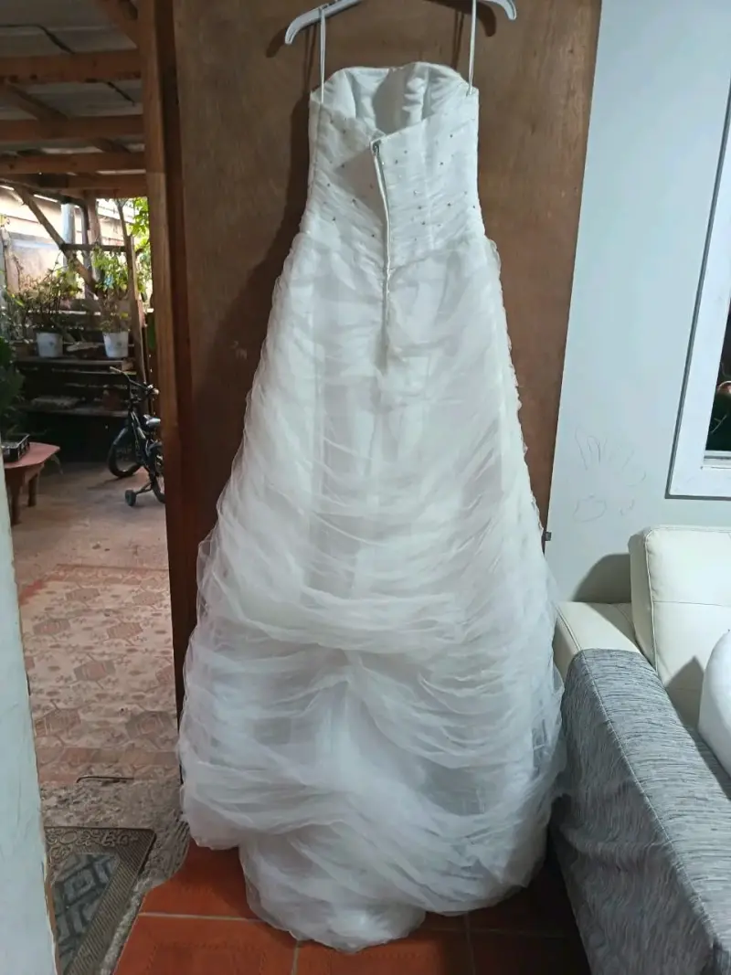 Vestido de novia blanco elegante - 4