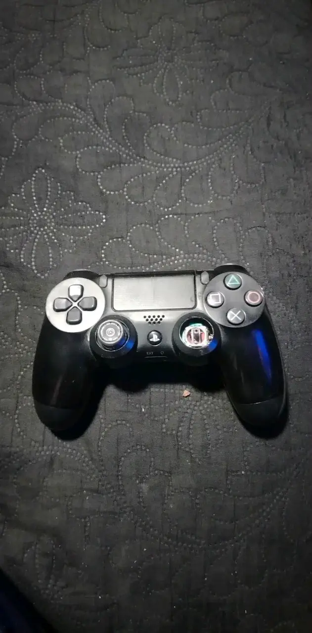Consola Sony PlayStation 4 en buen estado - 2