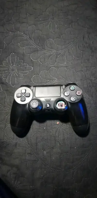 Consola Sony PlayStation 4 en buen estado - miniatura 2