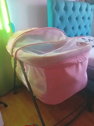 Cuna moisés portátil rosa para bebé - miniatura 1