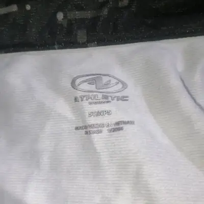 Chaqueta infantil negra con diseño camuflado - miniatura 3