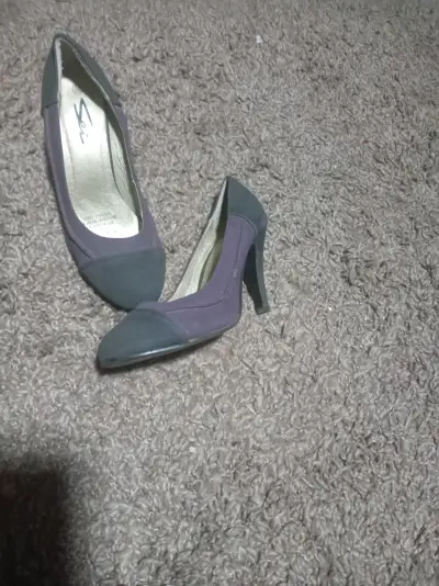 Zapatos de tacón Clarks y Sei en buen estado - miniatura 2