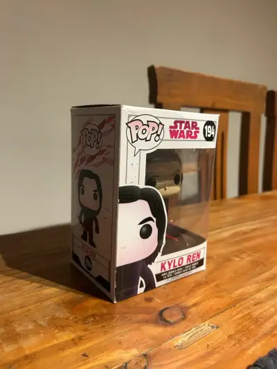 Funko Pop Kylo Ren Star Wars - miniatura 2