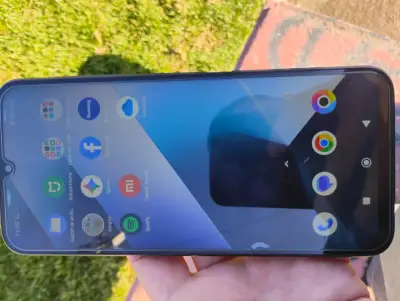 Smartphone Xiaomi Poco C85 256 GB + 8 de ram - miniatura 4