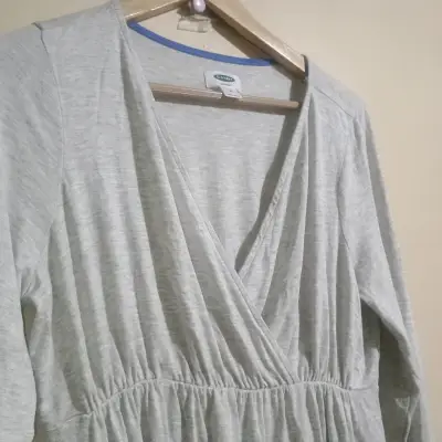 Blusa gris manga larga Old Navy - miniatura 3