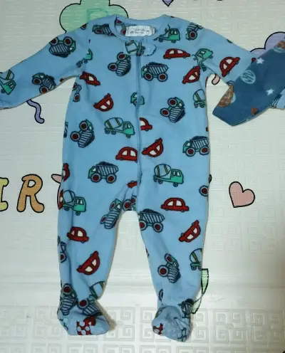Pijama de bebé talla 6 meses, $ 2.000 c/u - miniatura 1