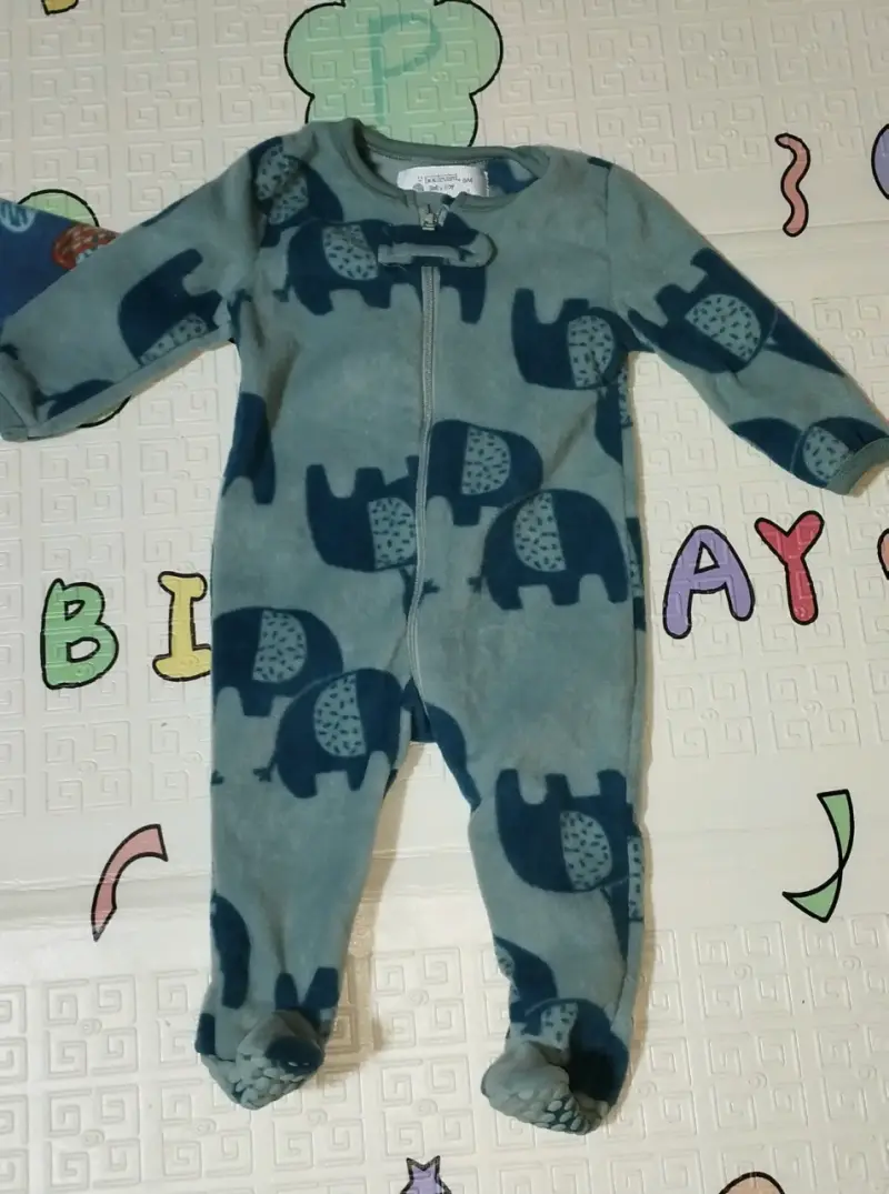 Pijama de bebé talla 6 meses, $ 2.000 c/u - 3