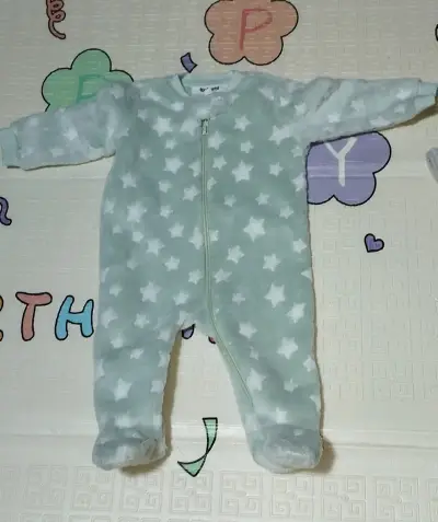 Pijama de bebé talla 6 meses, $ 2.000 c/u - miniatura 6