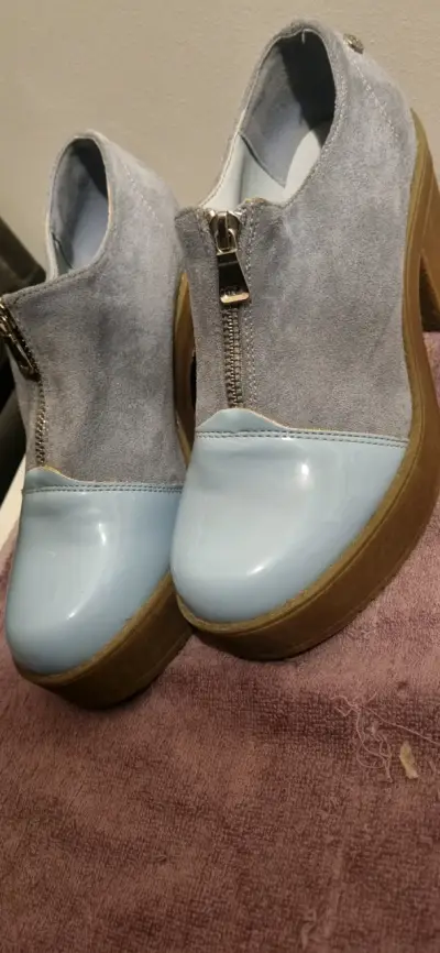 Zapatos de plataforma azul claro con cierre - miniatura 1