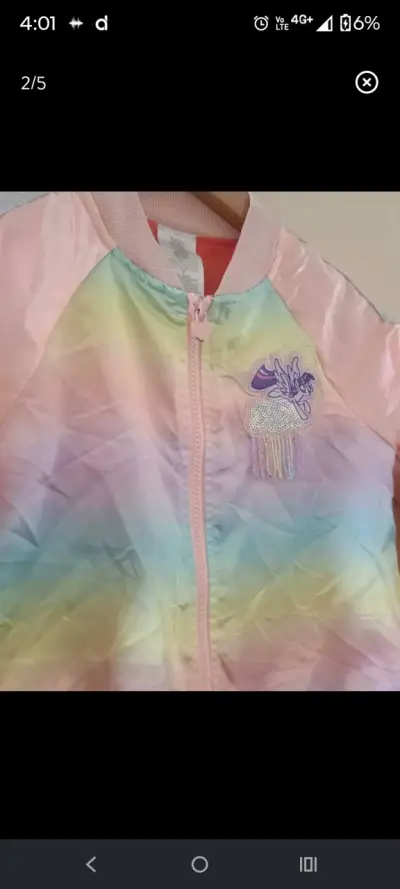 Chaqueta infantil arcoíris con unicornio - miniatura 2