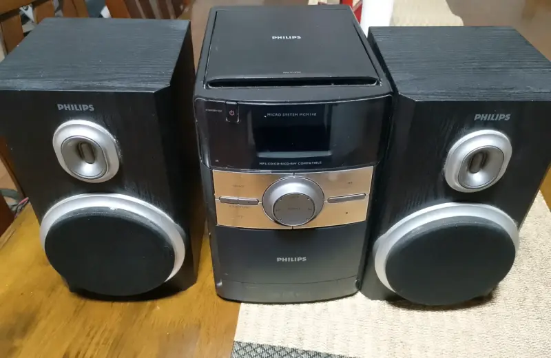 Sistema de sonido Philips con parlantes - 2