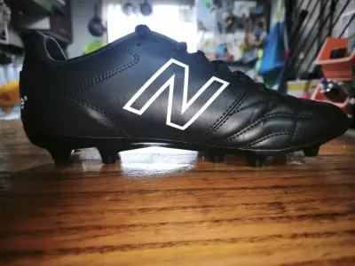 Chuteadores New Balance negros talla 42 - miniatura 3