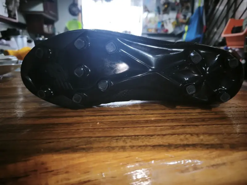 Chuteadores New Balance negros talla 42 - 4