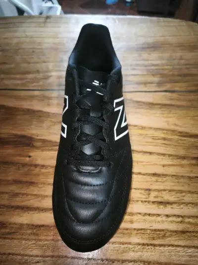 Chuteadores New Balance negros talla 42 - miniatura 5