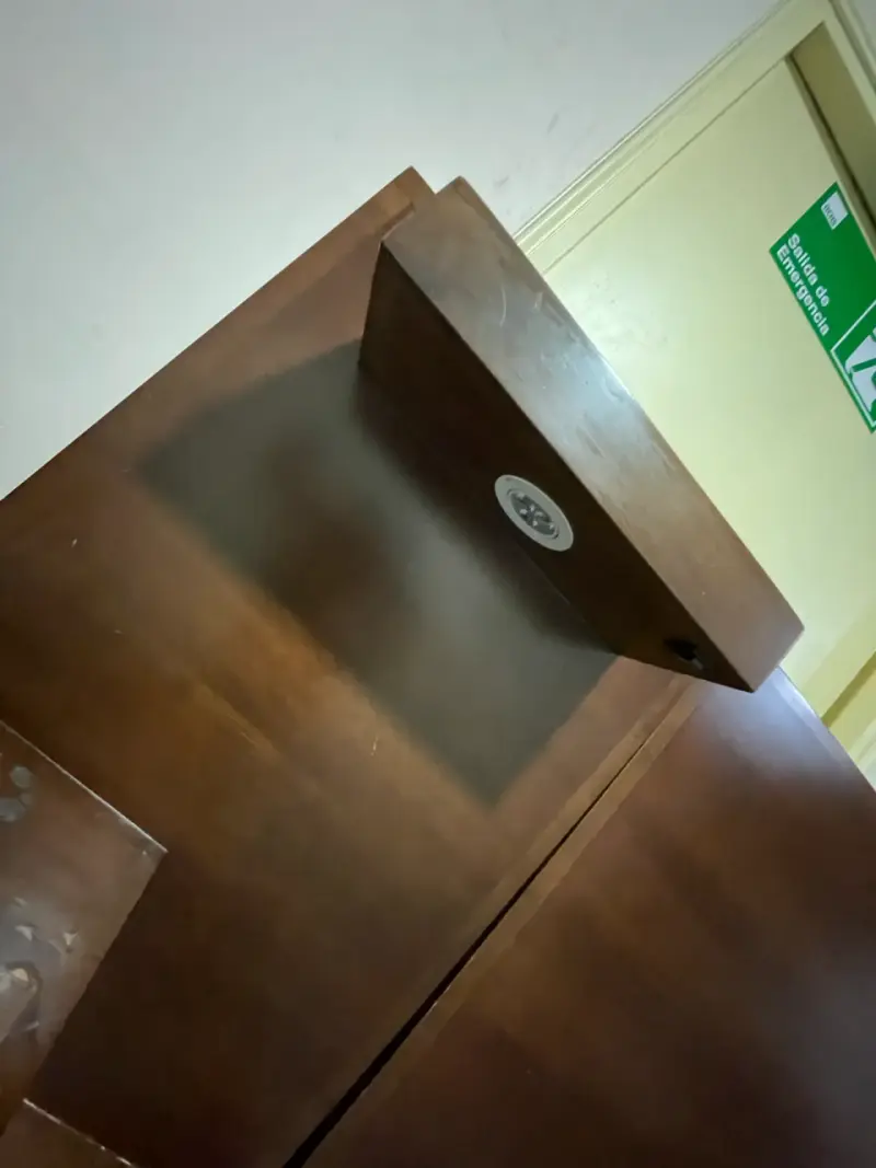 Cabecera de cama con veladores de madera - 3