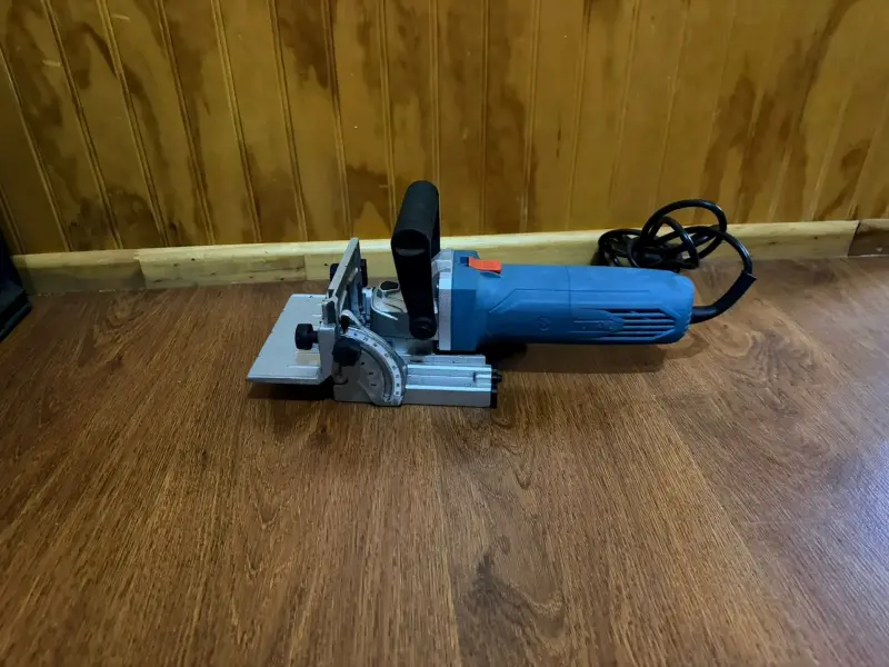 Fresadora de ranuras para madera eléctrica