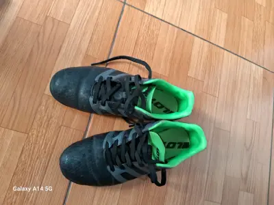 Zapatillas deportivas Lotto negras y verdes - miniatura 1