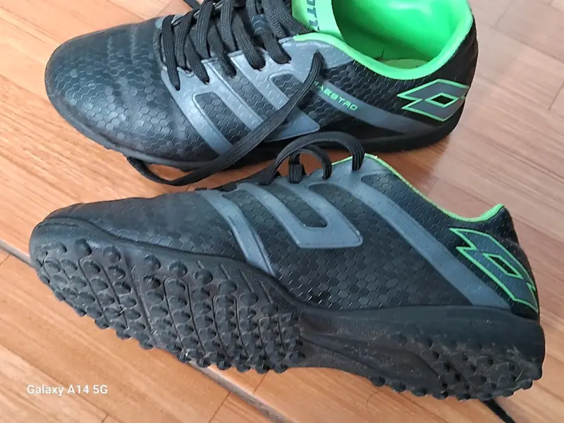 Zapatillas deportivas Lotto negras y verdes - 2