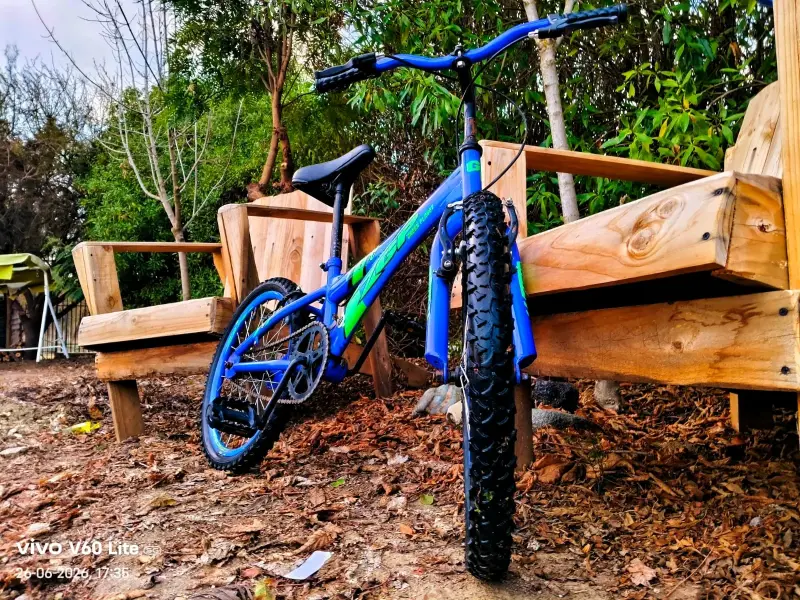 Bicicleta infantil azul ZGP - 4