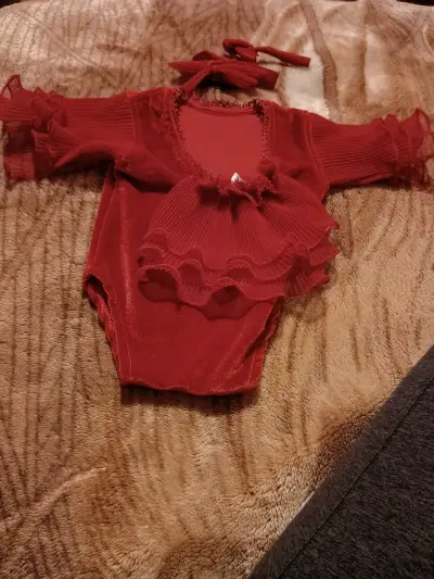 Body de bebé rojo con volantes - miniatura 1