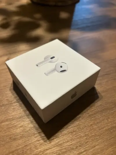 Apple AirPods 4 nuevos en caja - miniatura 1