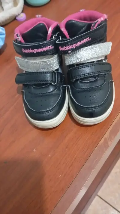 Zapatillas deportivas negras y rosadas para niña - miniatura 2