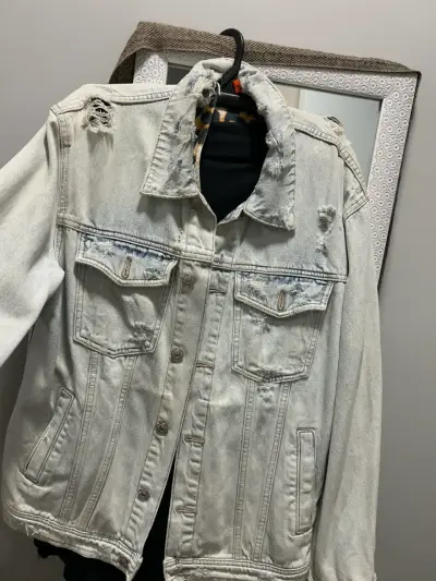 Chaqueta de mezclilla desgastada mujer - miniatura 3