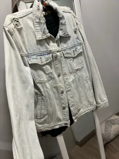 Chaqueta de mezclilla desgastada mujer - miniatura 5