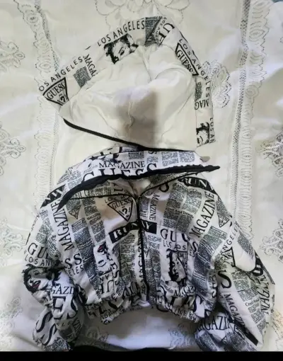 Parka crop Guess con capucha réplica - miniatura 4