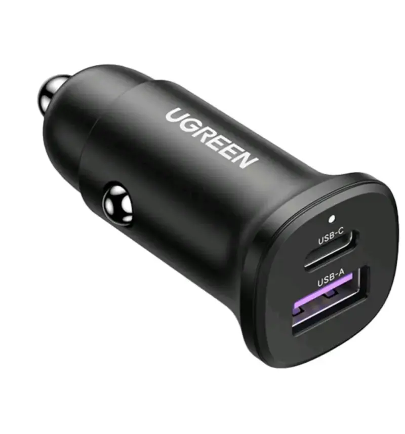 Cargador de auto UGREEN USB-C y USB-A - 1