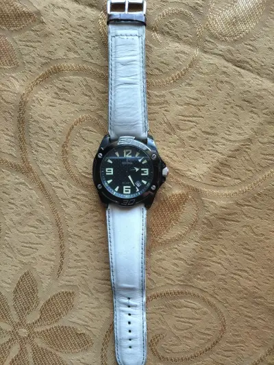 Reloj Festina con correa blanca - miniatura 2