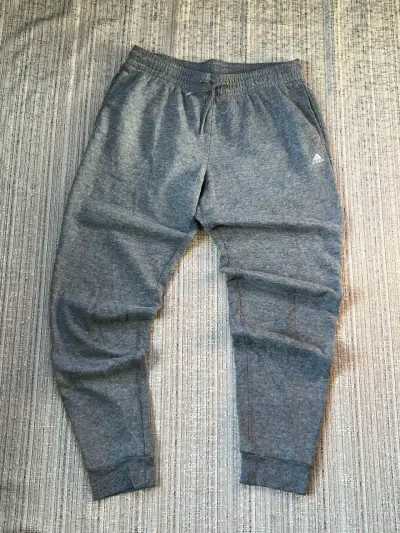Pantalones deportivos grises Adidas - miniatura 1