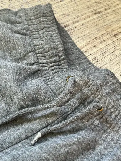 Pantalones deportivos grises Adidas - miniatura 3