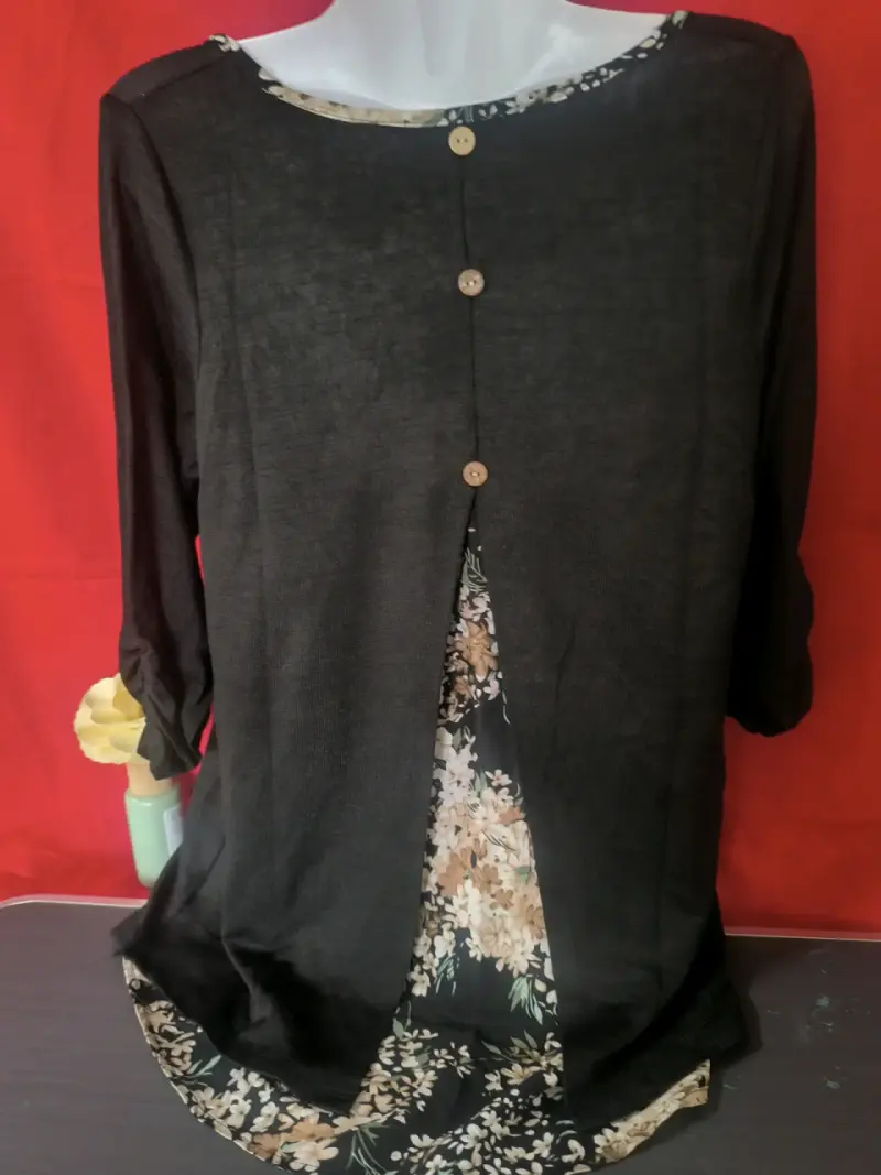 Blusas con detalle floral, con encaje. - 4