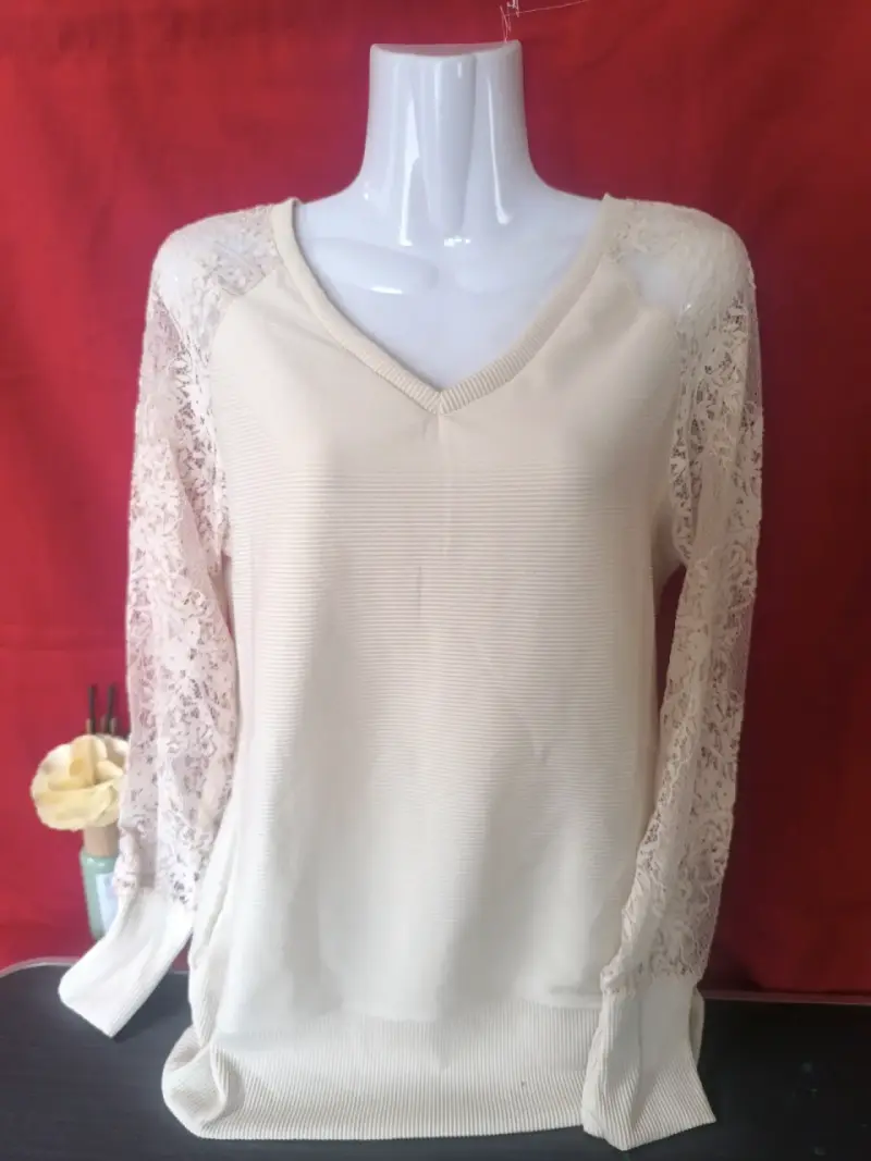 Blusas con detalle floral, con encaje. - 5
