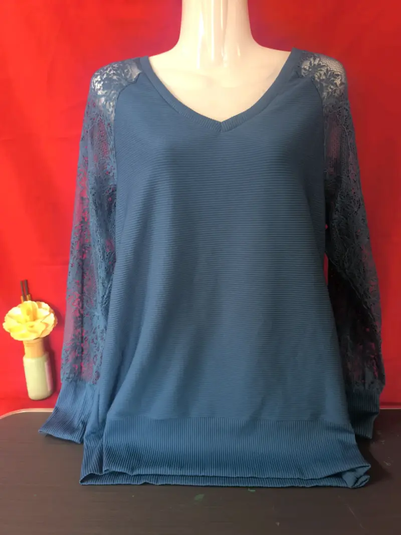 Blusas con detalle floral, con encaje. - 6