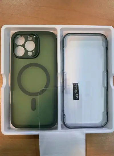 Funda verde ESR para iPhone - miniatura 1
