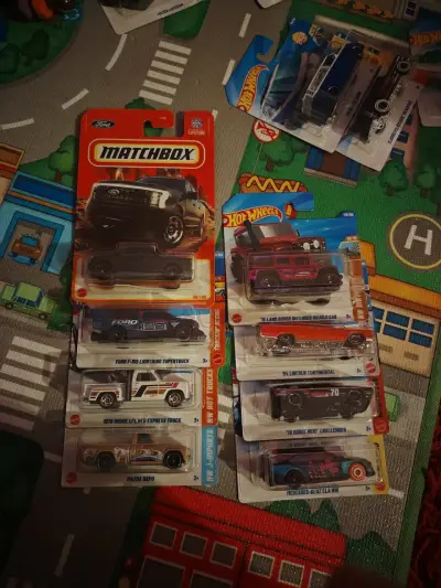 autos Hot Wheels - miniatura 2