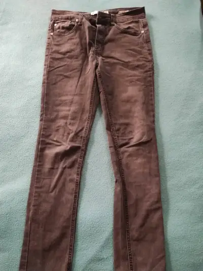 Jeans desgastados para mujer - miniatura 3