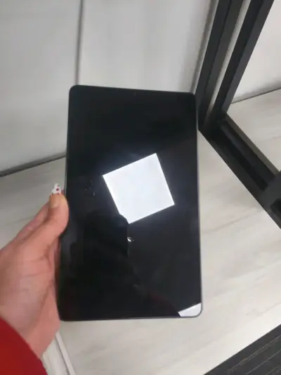 Tablet de pantalla táctil negra - miniatura 1