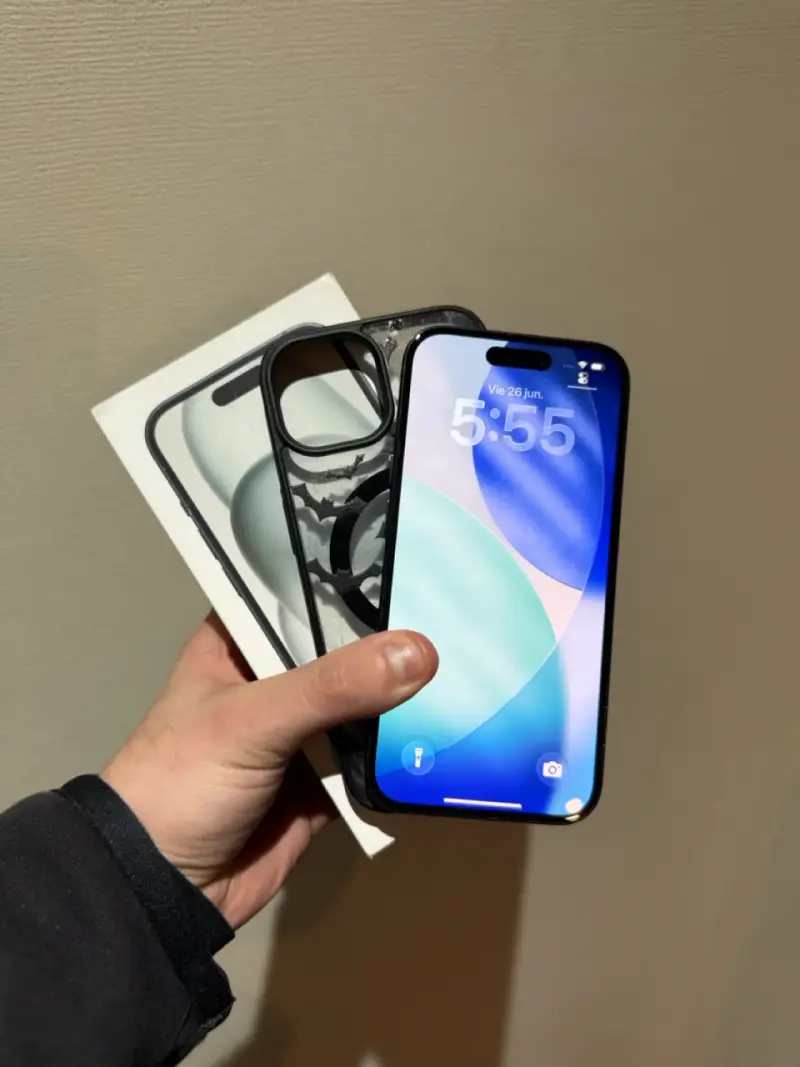 iPhone 15 - 1