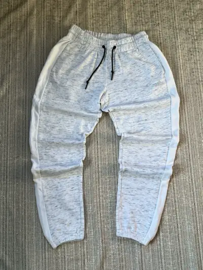 Pantalones deportivos adidas - miniatura 1