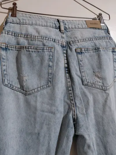 Jeans desgastados de mezclilla clara - miniatura 3