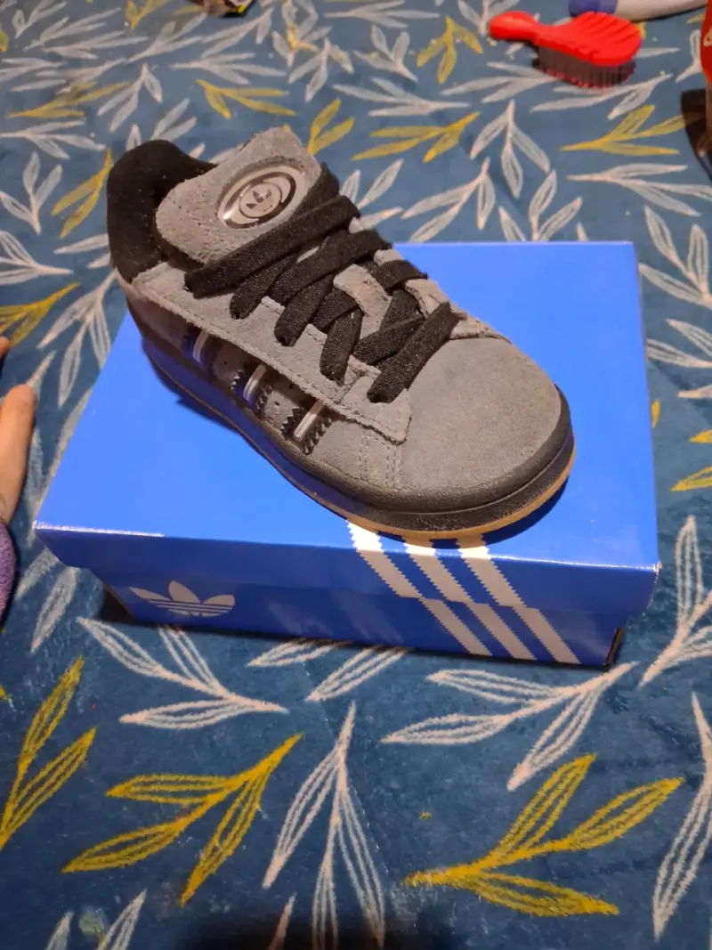 Zapatillas Adidas grises para niños - 1
